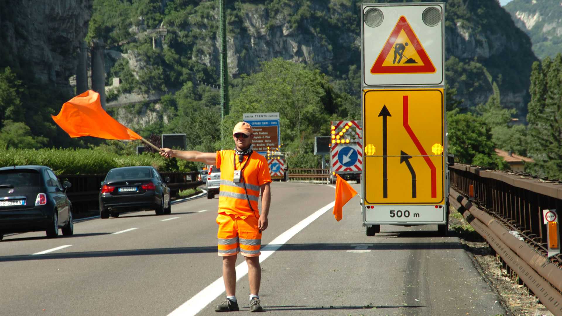 Interventi di pavimentazione nel Cilento e Vallo di Diano: oltre 14 milioni di euro per la sicurezza stradale Interventi di pavimentazione nel Cilento e Vallo di Diano: oltre 14 milioni di euro per la sicurezza stradale