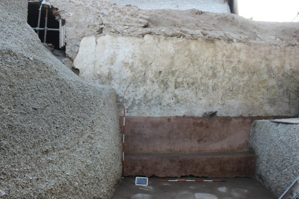 Video | A Pompei riemerge l’antica ‘panca d’attesa’ davanti alla Villa dei Misteri