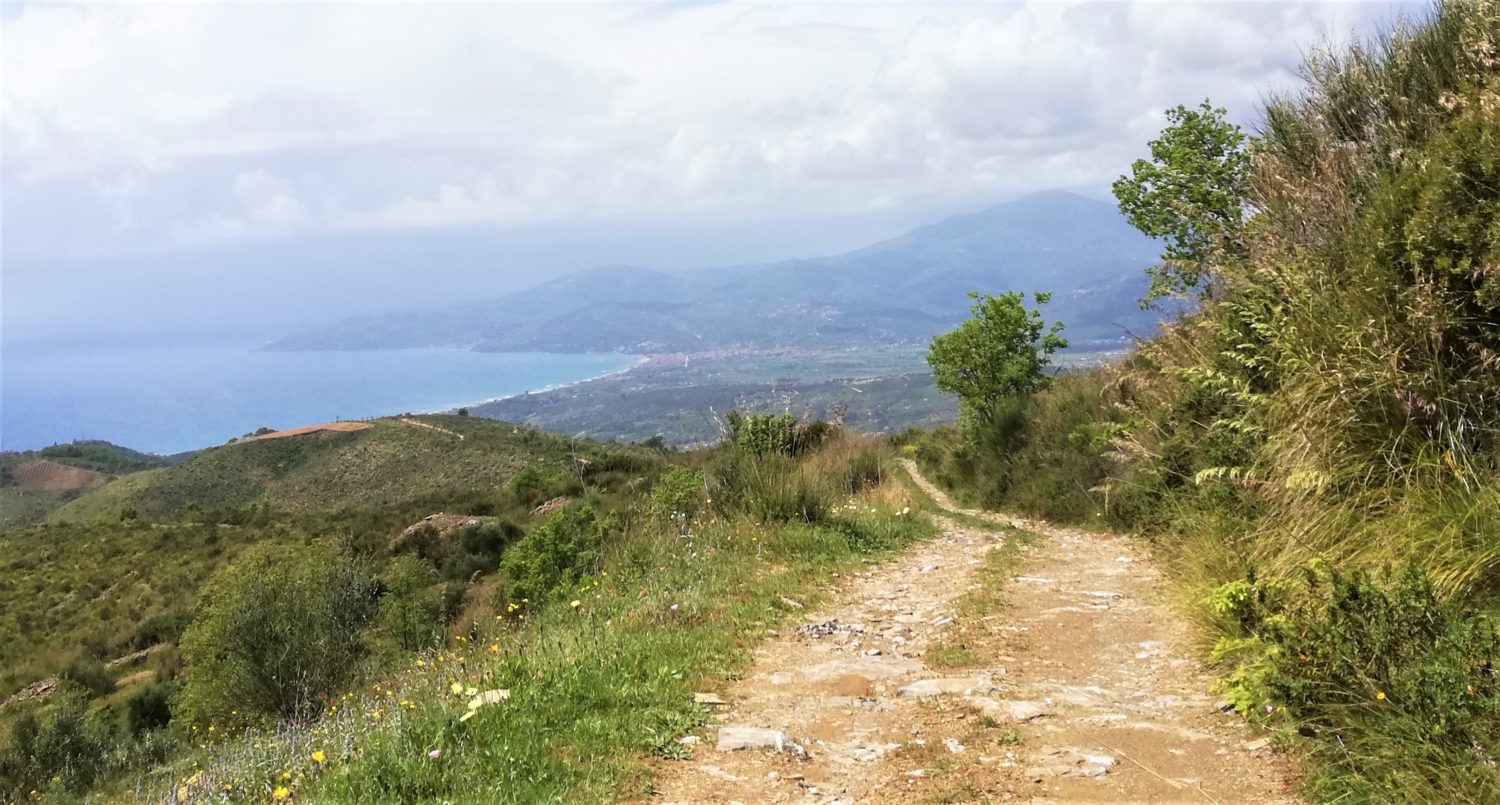 XIX Congresso Regionale Uncem Campania. Comuni e Comunità insieme: la montagna è speranza XIX Congresso Regionale Uncem Campania. Comuni e Comunità insieme: la montagna è speranza