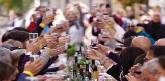 Acciaroli, il 15 novembre torna la Tavolata del Cilento: menù tradizionale e prenotazioni online Tavolata del Cilento ad Acciaroli il 15 novembre 2026