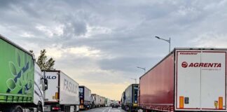 Protesta dei tir, primi segnali di ripresa in Campania: tornano i prodotti freschi nei supermercati
